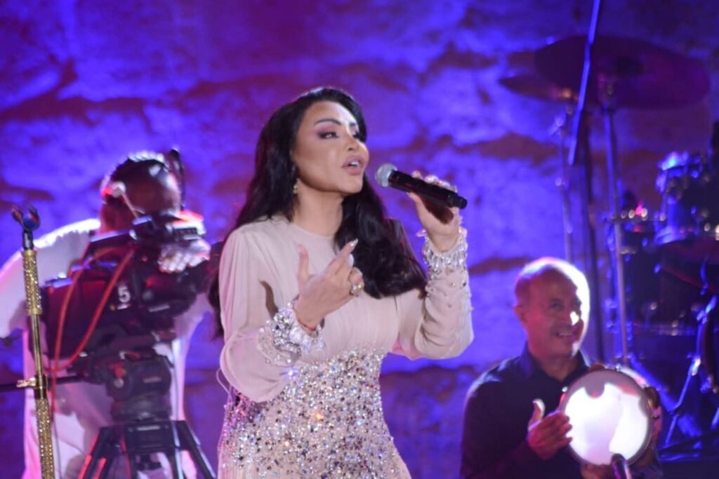 fb_img_17559656071932018709711381524506-1024x683 إطلالة الفنانة أحلام في مهرجان قرطاج: