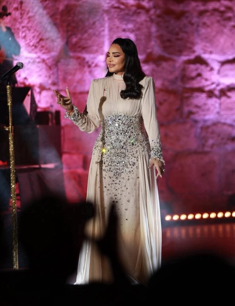 fb_img_17559656132825134744654229635534-786x1024 إطلالة الفنانة أحلام في مهرجان قرطاج: