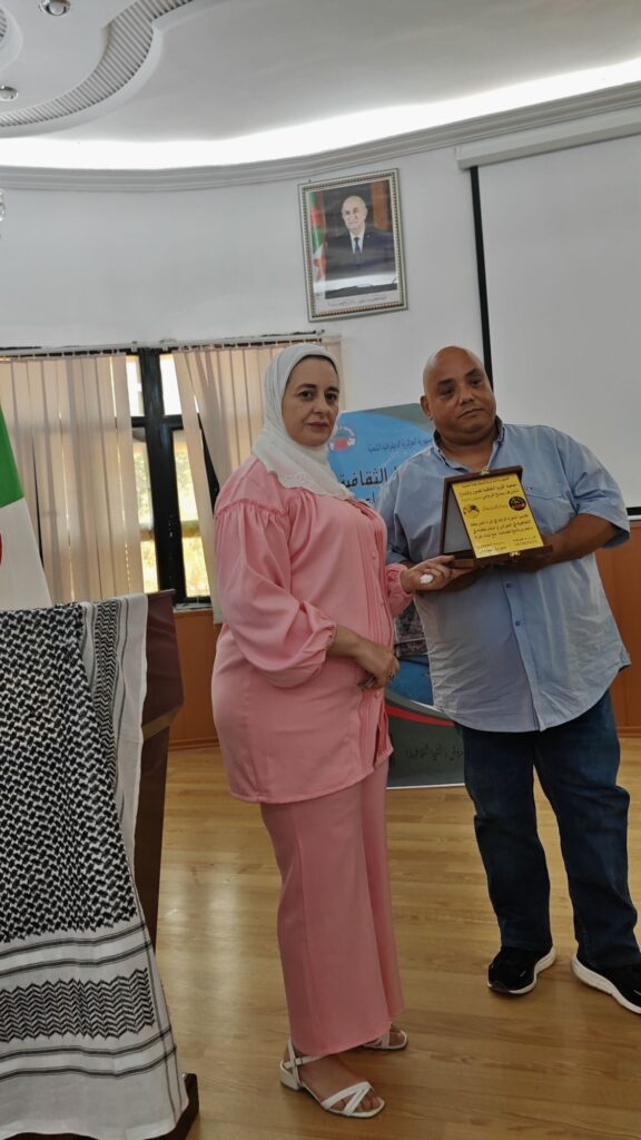 img_20250816_1201336603560748344287725-576x1024 جمعية الثريا للفنون والإبداع  تحتفي بالشعر.. من أجل عيون غزة