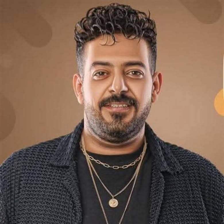 fb_img_1762810215263446811528442407977 وفاة المغني المصري إسماعيل الليثي عن عمر 45 عامًا إثر حادث سير مأساوي