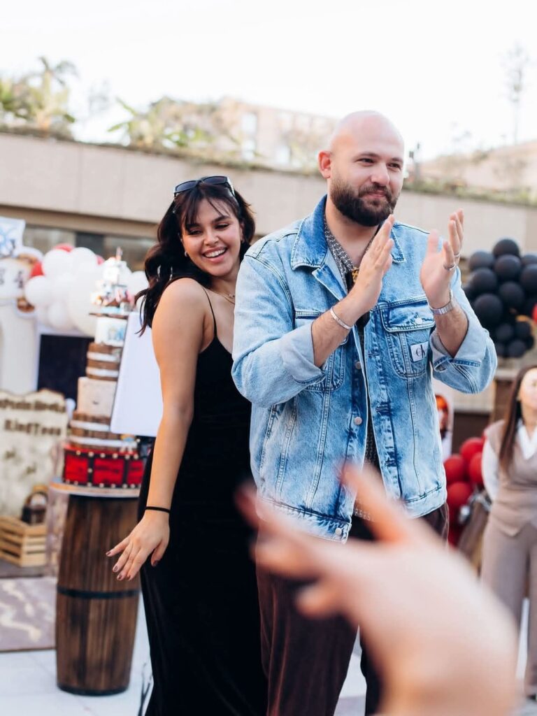 fb_img_17653924416651732092468878017217-768x1024 يارا قاسم ومحمد وفا يحتفلان ببلوغ ابنهما عامه الرابع