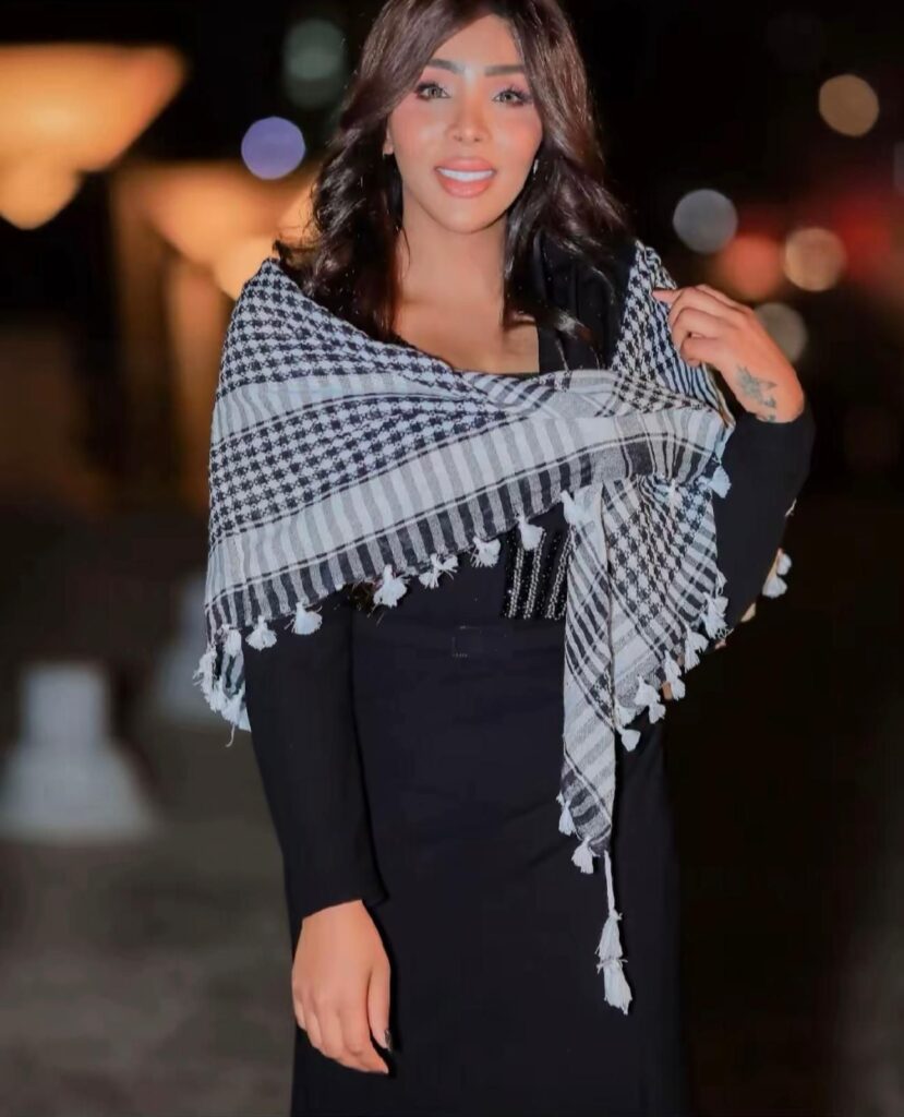 img-20251225-wa00048743306879825088230-829x1024 اختيار الإعلامية نيدا زريق كأفضل شخصية إبداعية لخدمة الإنسانية في مهرجان «روائع» الدولي بالقاهرة