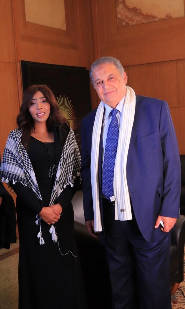 img-20251225-wa00103630306306706930352-614x1024 اختيار الإعلامية نيدا زريق كأفضل شخصية إبداعية لخدمة الإنسانية في مهرجان «روائع» الدولي بالقاهرة