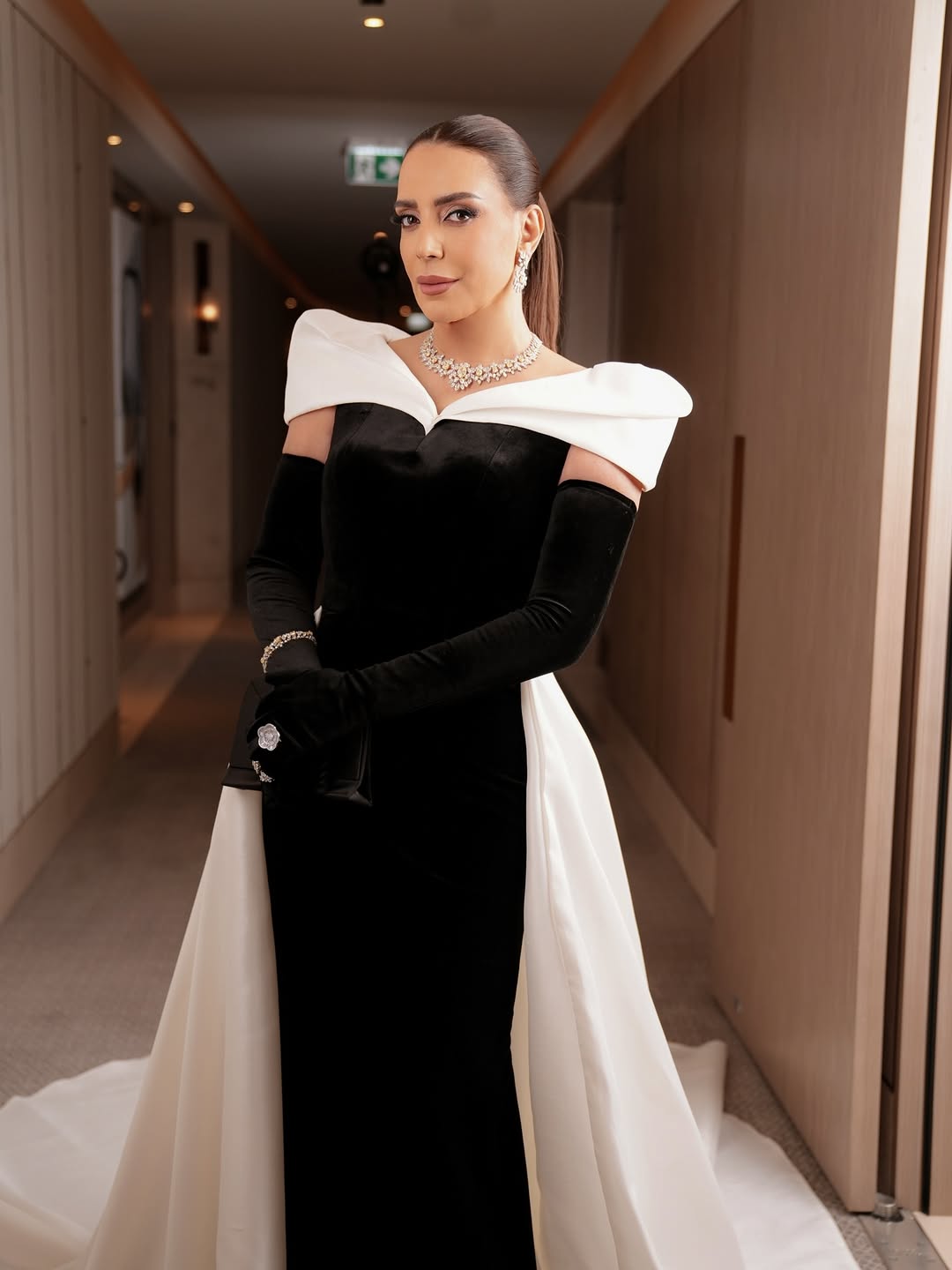 شكران مرتجى تتألق في حفل Joy Awards بالأبيض والأسود