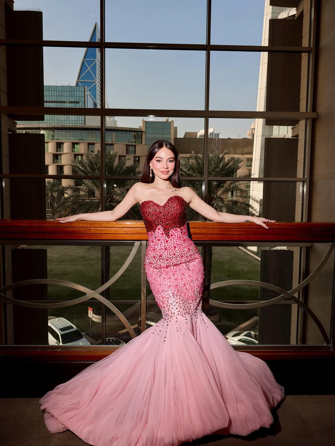 إطلالة أنيقة لبيسان إسماعيل في Joy Awards 2026