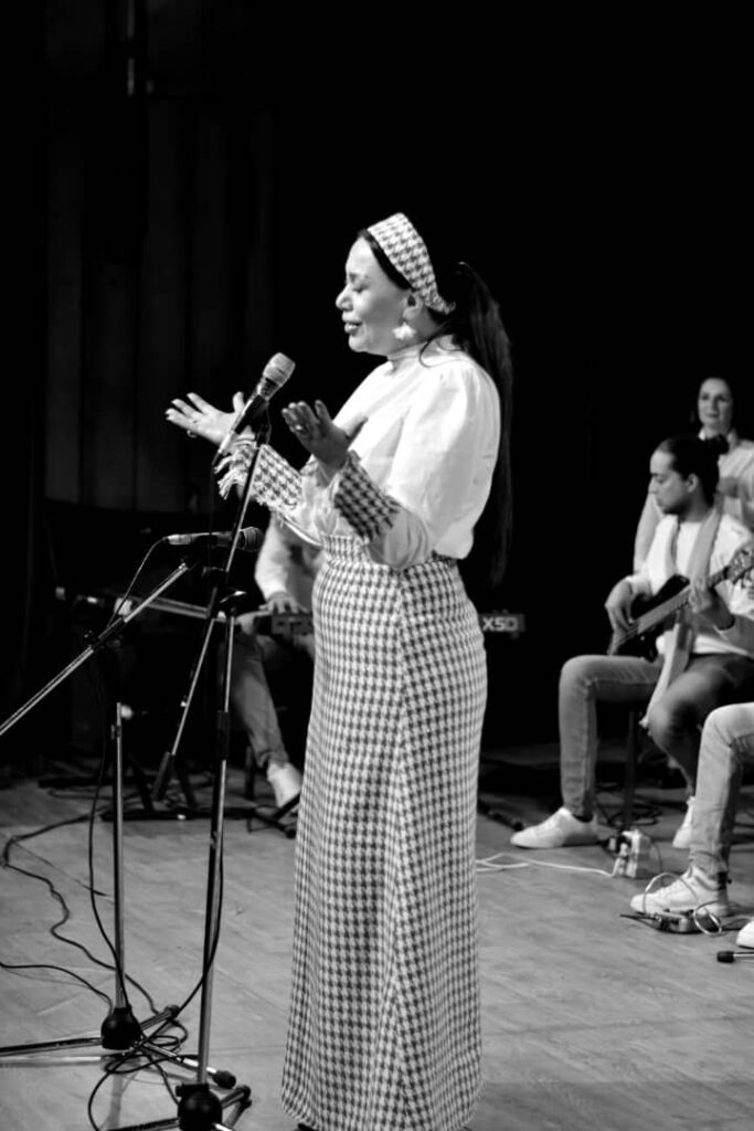 img-20260112-wa00084536812343902769801-683x1024 برنامج "حكايا الناس"  ضيفة العدد الثاني  مؤسسة ومايسترو كورال نهاوند أ. حلا نقرور  إعداد : أ . ناهد حمود