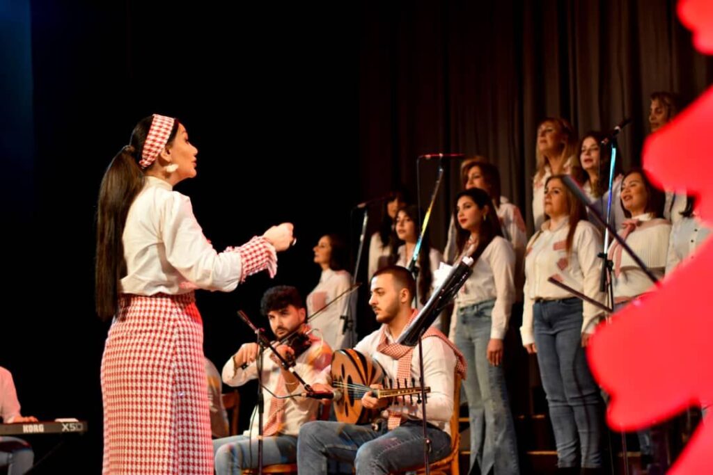 img-20260112-wa00455163547112024250464-1024x683 برنامج "حكايا الناس"  ضيفة العدد الثاني  مؤسسة ومايسترو كورال نهاوند أ. حلا نقرور  إعداد : أ . ناهد حمود