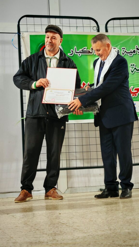 img_20260108_1238027647021777293339640-576x1024 جمعية أصدقاء الركح تبدع في مسرحية كوميدية ضمن فعاليات إحياء اليوم العربي لمحو الأمية بفرجيوة