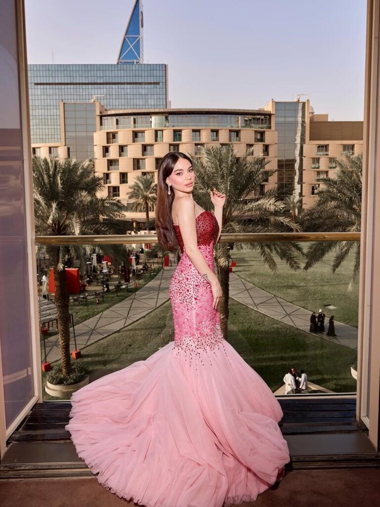 joy-awards-look🌸✨__stylist-_-image-consultant_-_fashionvoicefk-_dress-_-_designersandus-_jewelry_-_designersandus-by-_maisongemier-_photographer_-___w_17509067184737992875-768x1024 إطلالة أنيقة لبيسان إسماعيل في Joy Awards 2026