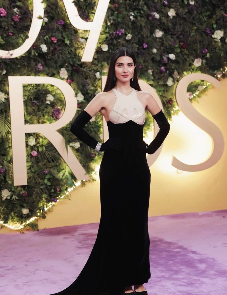 ⁨_⁨_قبل-ساعات-من-انطلاق-سجادة-joy-awards-2026،-نستعيد-بذاكرتنا-أجمل-الإطلالات-التي-خطفت-الأ_11823857543246653615-787x1024 الرياض تحتضن Joy Awards 2026… منصة للإبداع والتميّز الفني