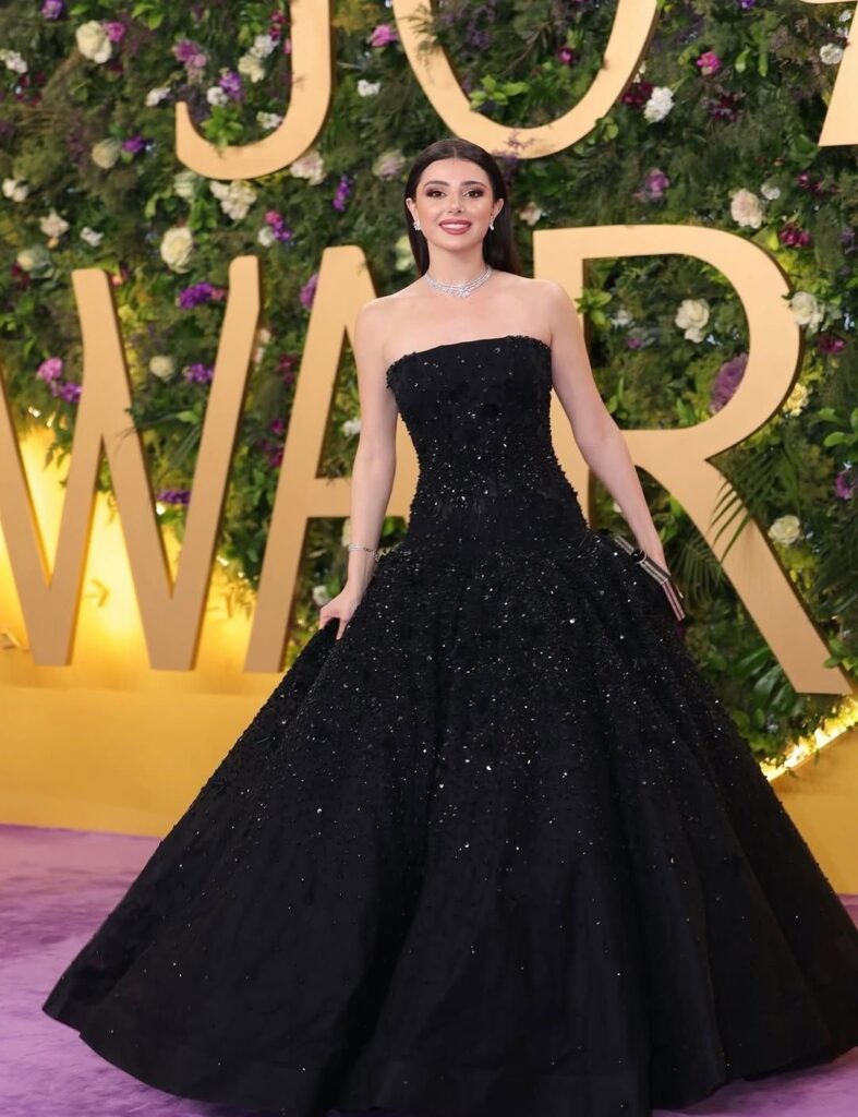 ⁨_⁨_قبل-ساعات-من-انطلاق-سجادة-joy-awards-2026،-نستعيد-بذاكرتنا-أجمل-الإطلالات-التي-خطفت-الأ_86342780853620138118-787x1024 الرياض تحتضن Joy Awards 2026… منصة للإبداع والتميّز الفني