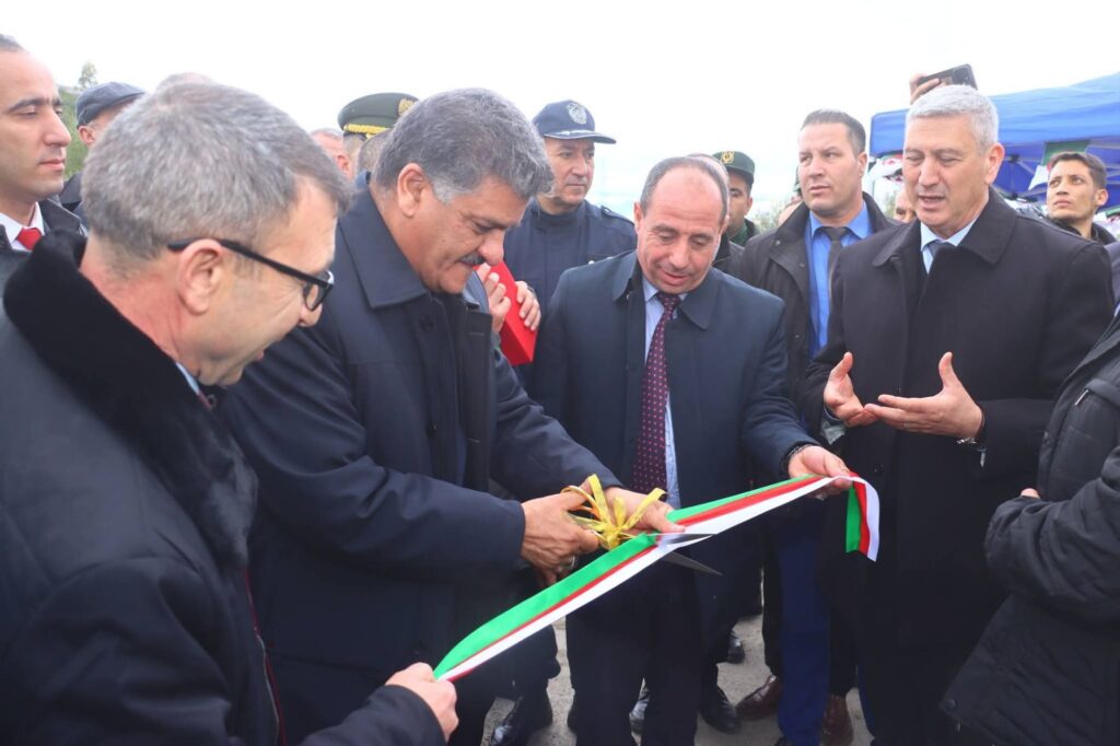 fb_img_17707705107808140349306948618448-1024x682 والي ميلة في خرجة ميدانية إلى بلديتي يحي بني ڨشة وفرجيوة: متابعة لمشاريع السكن، المياه والتهيئة الحضرية