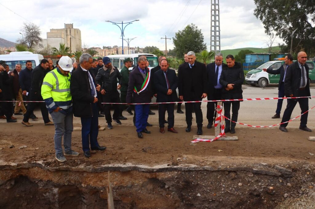 fb_img_17707707306502414872107854288971-1024x682 والي ميلة في خرجة ميدانية إلى بلديتي يحي بني ڨشة وفرجيوة: متابعة لمشاريع السكن، المياه والتهيئة الحضرية