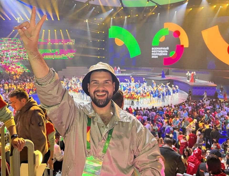 img-20260305-wa00003620903661378527198 عمار البري يستعيد ذكريات مهرجان الشباب العالمي ويدعو الشباب للمشاركة في نسخة 2026!