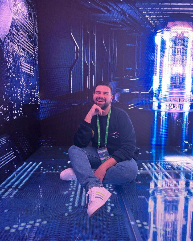 img-20260305-wa00015549354308775912225-819x1024 عمار البري يستعيد ذكريات مهرجان الشباب العالمي ويدعو الشباب للمشاركة في نسخة 2026!