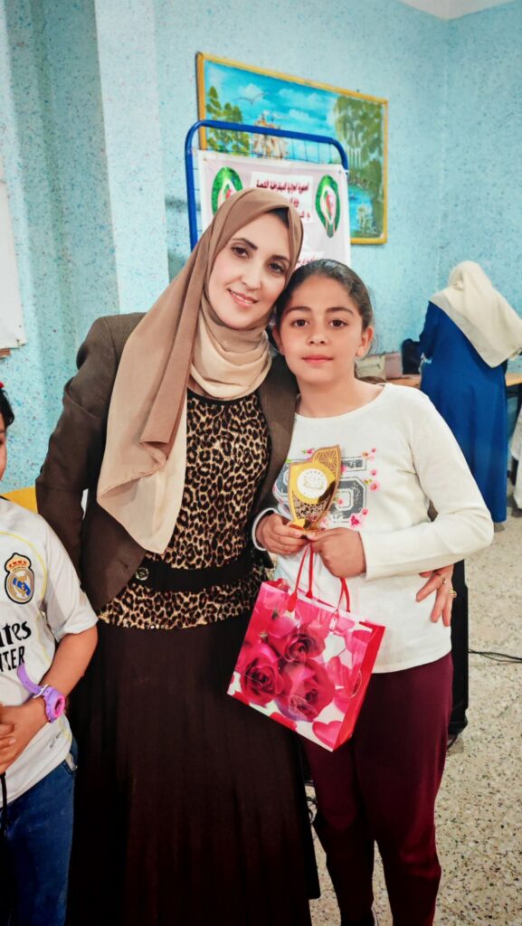 img_20260418_152918_edit_1541666039049401253254947555141975-577x1024 رئيسة صحيفة “نحو الشروق” ورئيسة سفراء الإعلام العربي تكرّم نجوم رمضان بفرجيوة-الجزائر