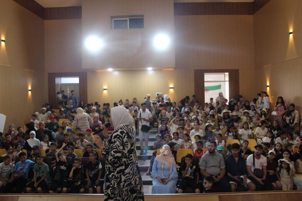 fb_img_17805024308363277591426368338378-1024x682 عين التين تحتفي باليوم العالمي للطفولة في أجواء من الفرح والإبداع بالمركز الثقافي "الفترة المسائية "
