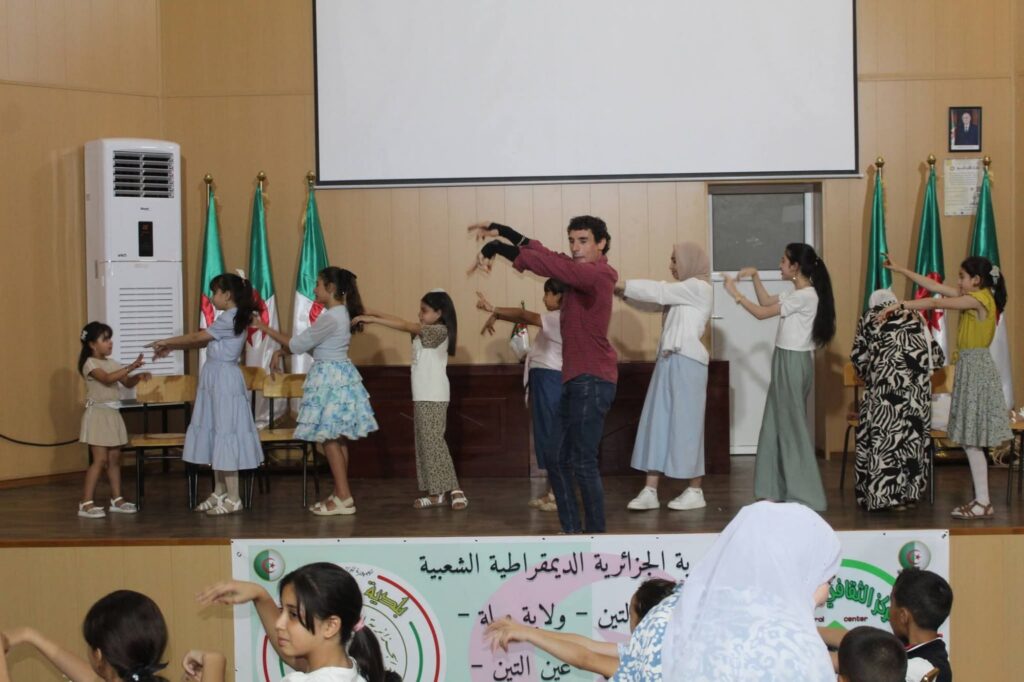 fb_img_17805025515927854473309763926348-1024x682 عين التين تحتفي باليوم العالمي للطفولة في أجواء من الفرح والإبداع بالمركز الثقافي "الفترة المسائية "
