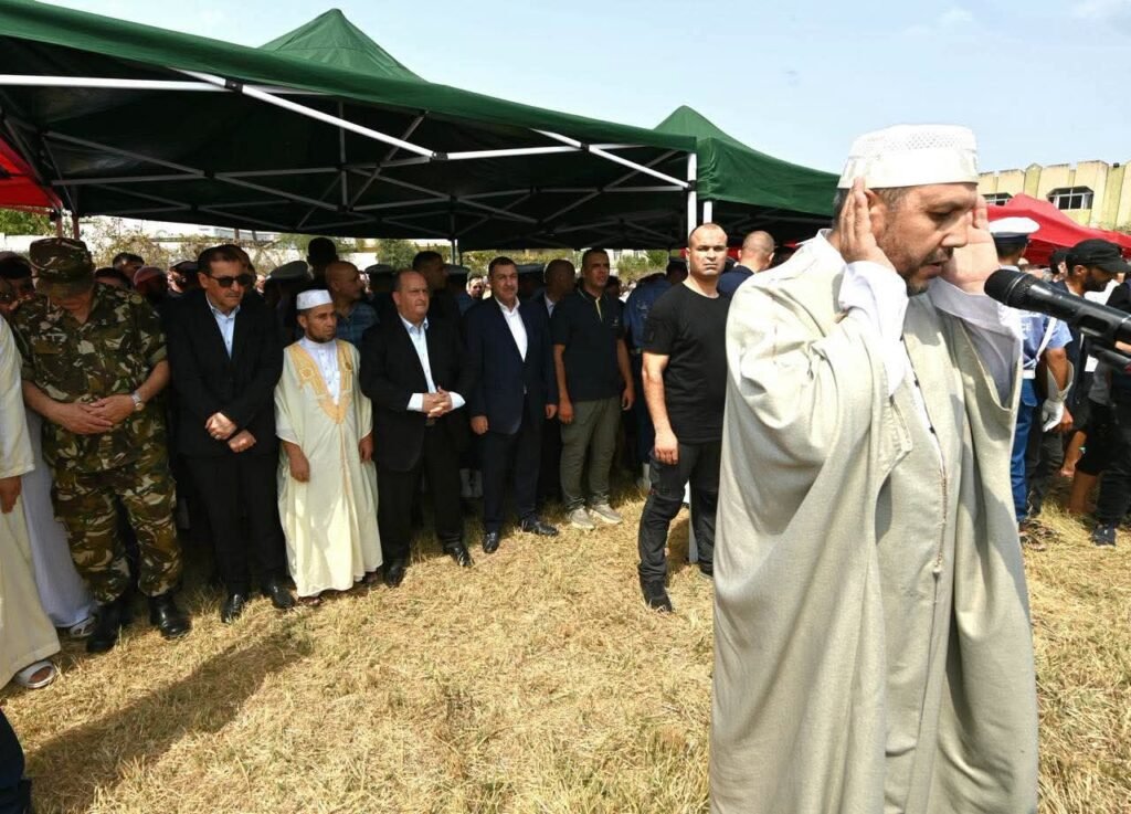fb_img_1787932302118866893922052254044-1024x737 بتكليف من رئيس الجمهورية.. الوزير الأول يشارك في تشييع ضحايا حرائق جيجل