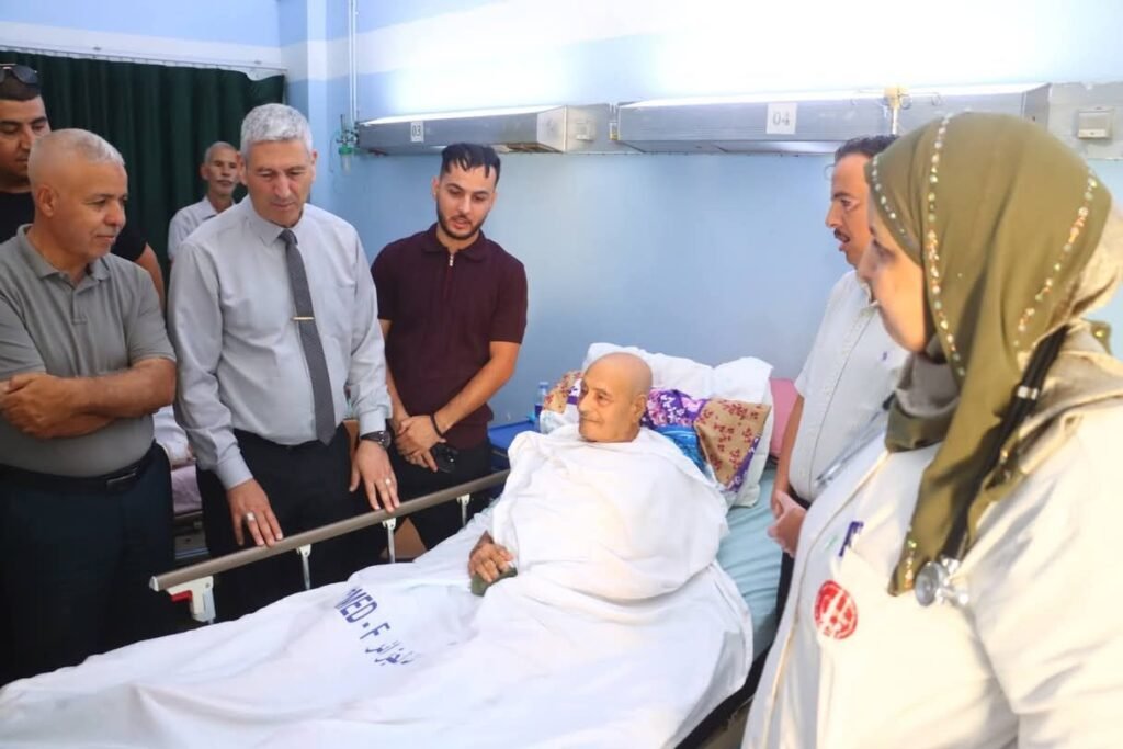 fb_img_17904854730824532916810206306124-1024x683 والي ميلة يزور المجاهد علي بن خليفة للاطمئنان على حالته الصحية بمستشفى فرجيوة