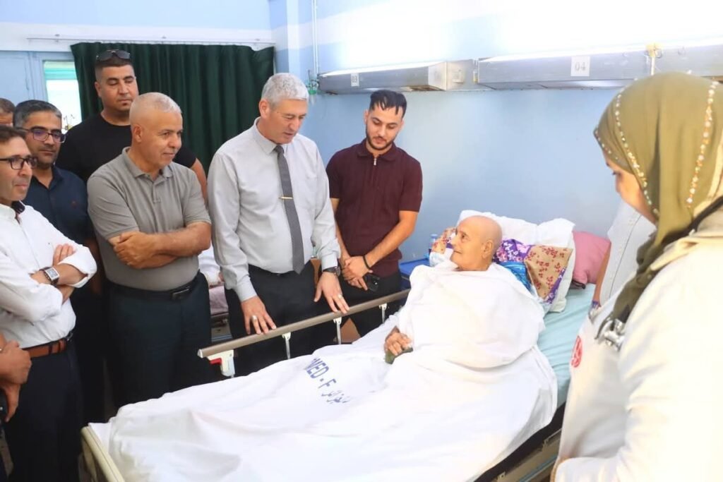 fb_img_17904854855552535472641432606845-1024x683 والي ميلة يزور المجاهد علي بن خليفة للاطمئنان على حالته الصحية بمستشفى فرجيوة
