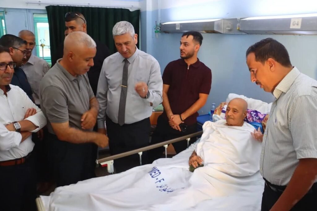 fb_img_17904855036046515489676328135929-1024x683 والي ميلة يزور المجاهد علي بن خليفة للاطمئنان على حالته الصحية بمستشفى فرجيوة