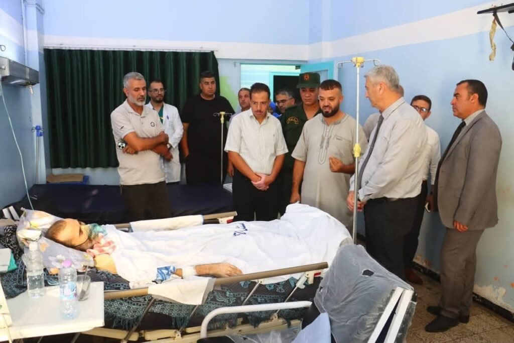 fb_img_17904855392513140335846331240249-1024x683 والي ميلة يزور المجاهد علي بن خليفة للاطمئنان على حالته الصحية بمستشفى فرجيوة
