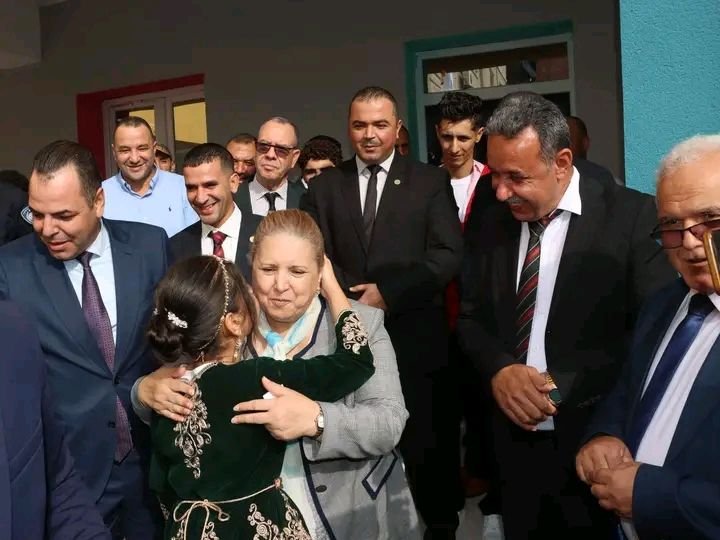 img-20260921-wa00107067489423700389513 السيدةالوالي ولاية البويرة تشرف على مراسم افتتاح الموسم الدراسي 2026_2027