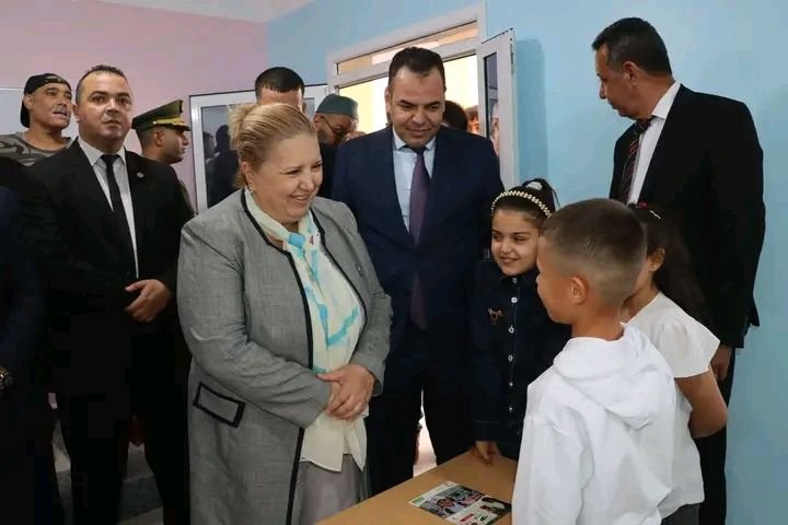 img-20260921-wa0014657363669908985240 السيدةالوالي ولاية البويرة تشرف على مراسم افتتاح الموسم الدراسي 2026_2027