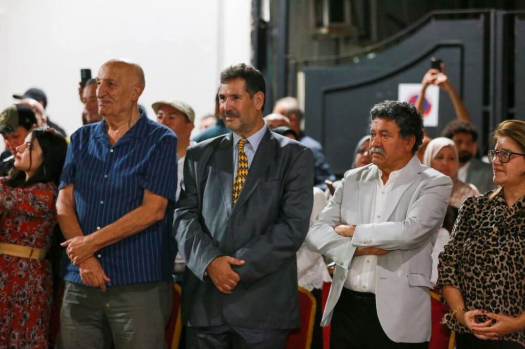FB_IMG_1792319565530-1024x682 بجاية تحتضن افتتاح الطبعة الخامسة عشرة للمهرجان الثقافي الدولي للمسرح